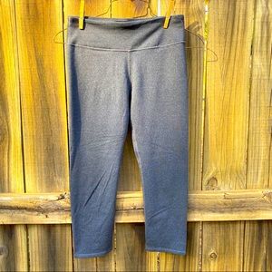 Fabletics Cropped Athletic Leggings | XS | Gray